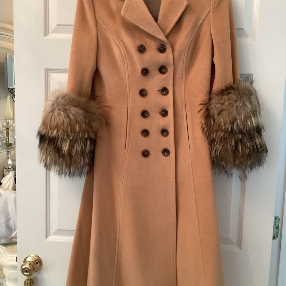 Elegant Tan Coat with Faux Fur Cuffs